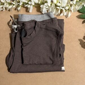 Vuori Halo Set Reina Crop Top & Warm Up Straight Leg Pant (S/M)